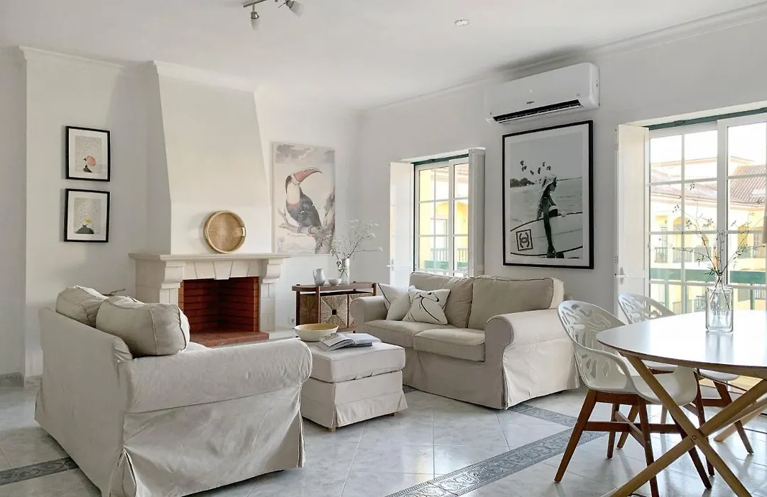 Stylish 3 Bedroom Apartment Close To The Beach-1
