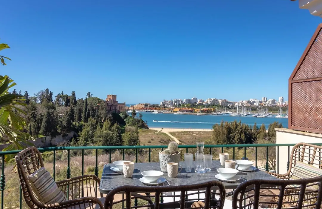 Front Line Townhouse Nº6 In Ferragudo, Sea Views-1