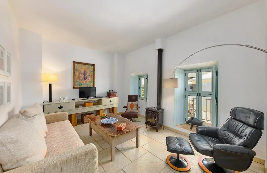 Quinta Da Colina Guest Housedouble Bedroom-1