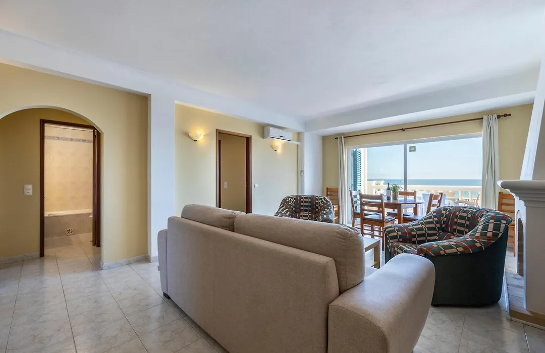 Apartamento Meia Praia-1