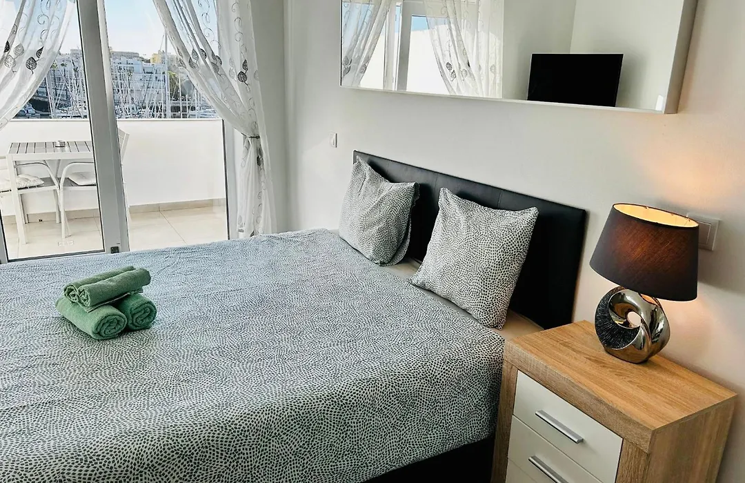 Lagos Marina View Studio Apartment On Main Avenue-1