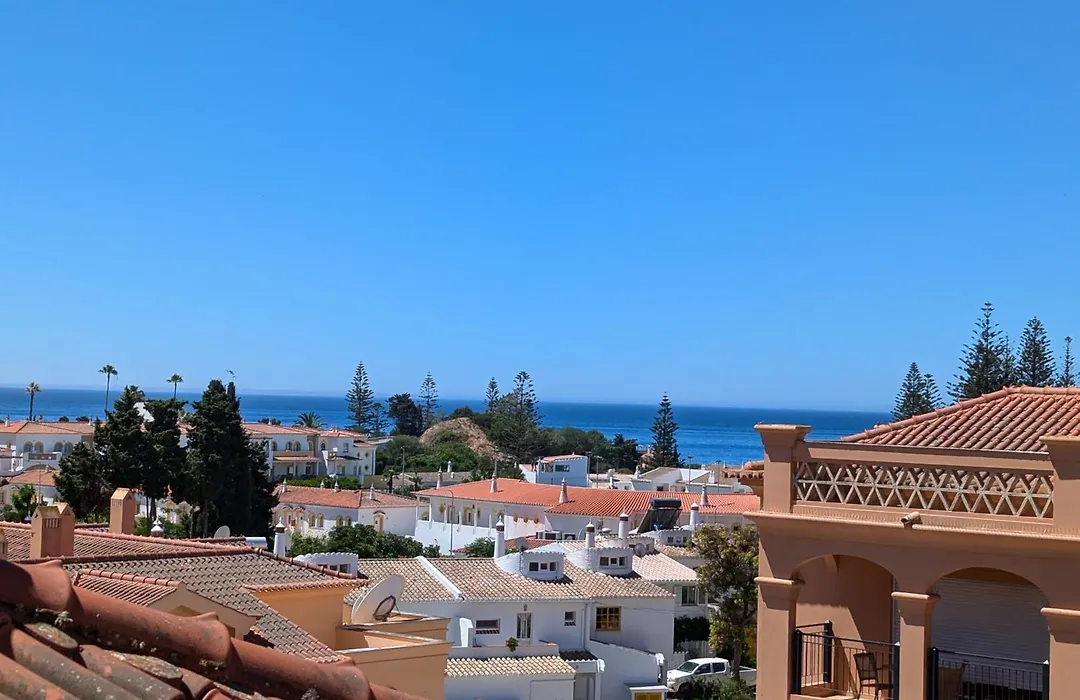 Luxury 3-Bedroom Apartment At High-End Praia Da Luz-1