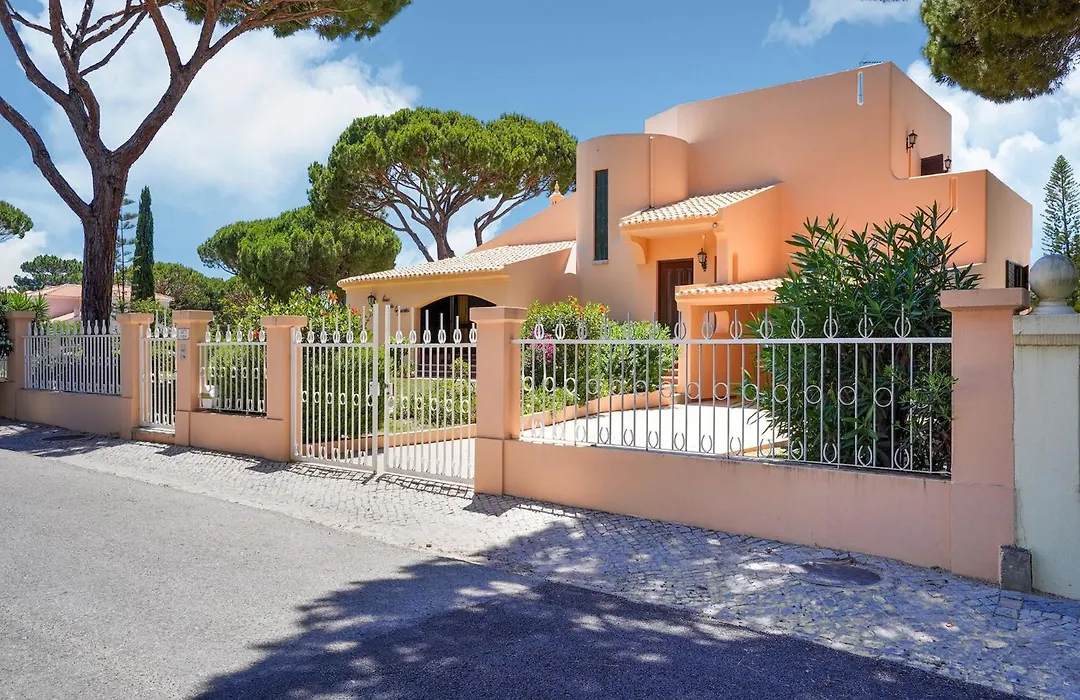 Villa In Vilamoura With Pool Near Beach-1