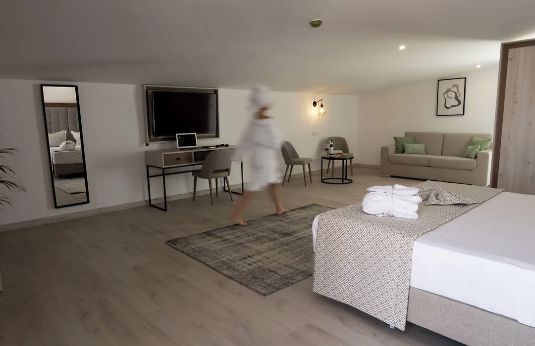 Ria Formosa Guest House-1