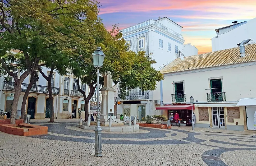 A37 - Casa Alferes In Downtown Lagos-1