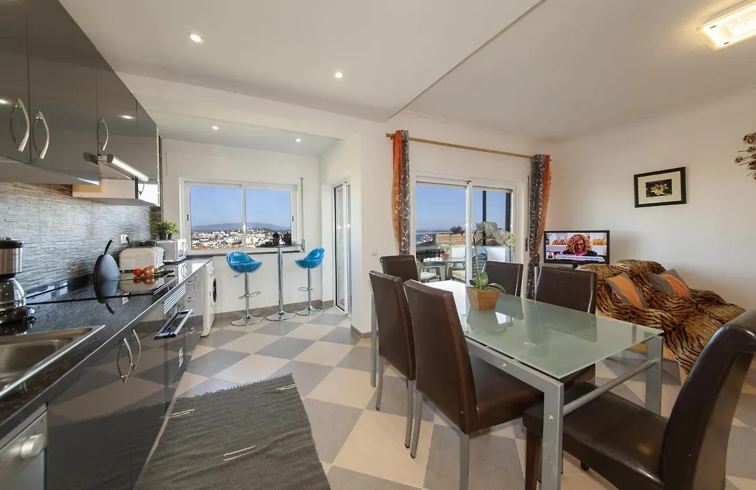 B17 - The Stunning Seaview Apartment-1