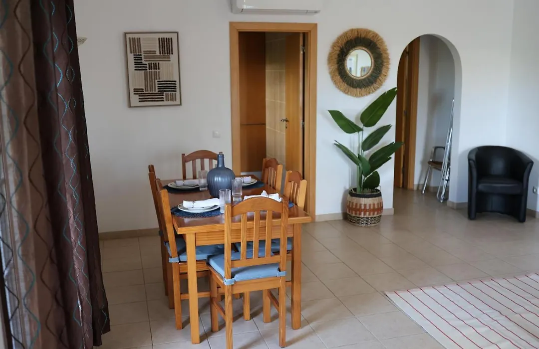Apartamentos Atlântico by OA-1