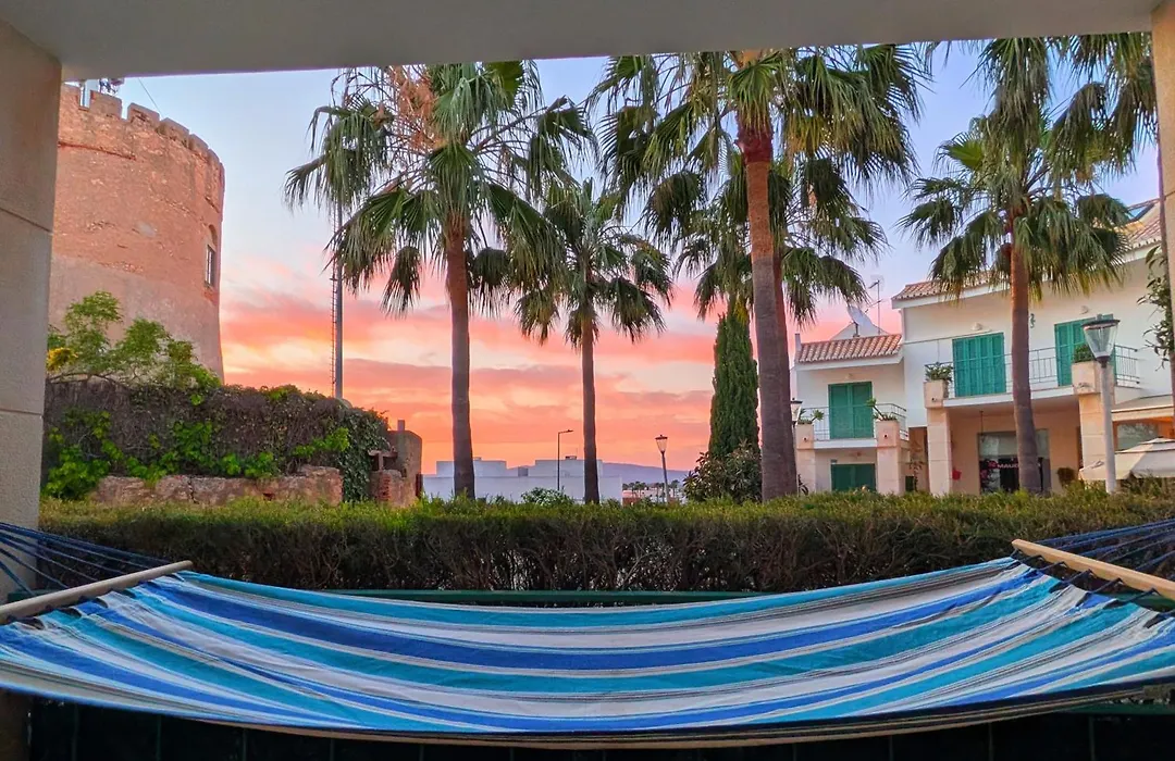 Ferragudo Beach Apartment With Sunset Terrace, Air Conditioning, Wi-Fi & Free Parking-1