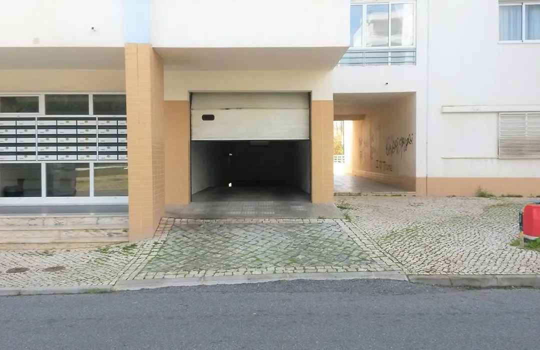 COLINA FÉRIAS- Garagem&WIFI-1