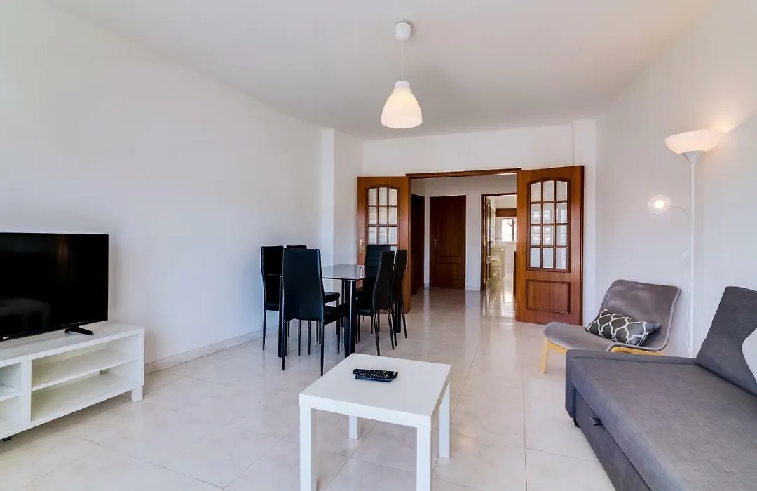 Rei - Quarteira - 3 Min To The Beach-1