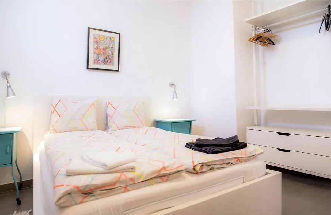 Apartamentos Marreiros Neto-1