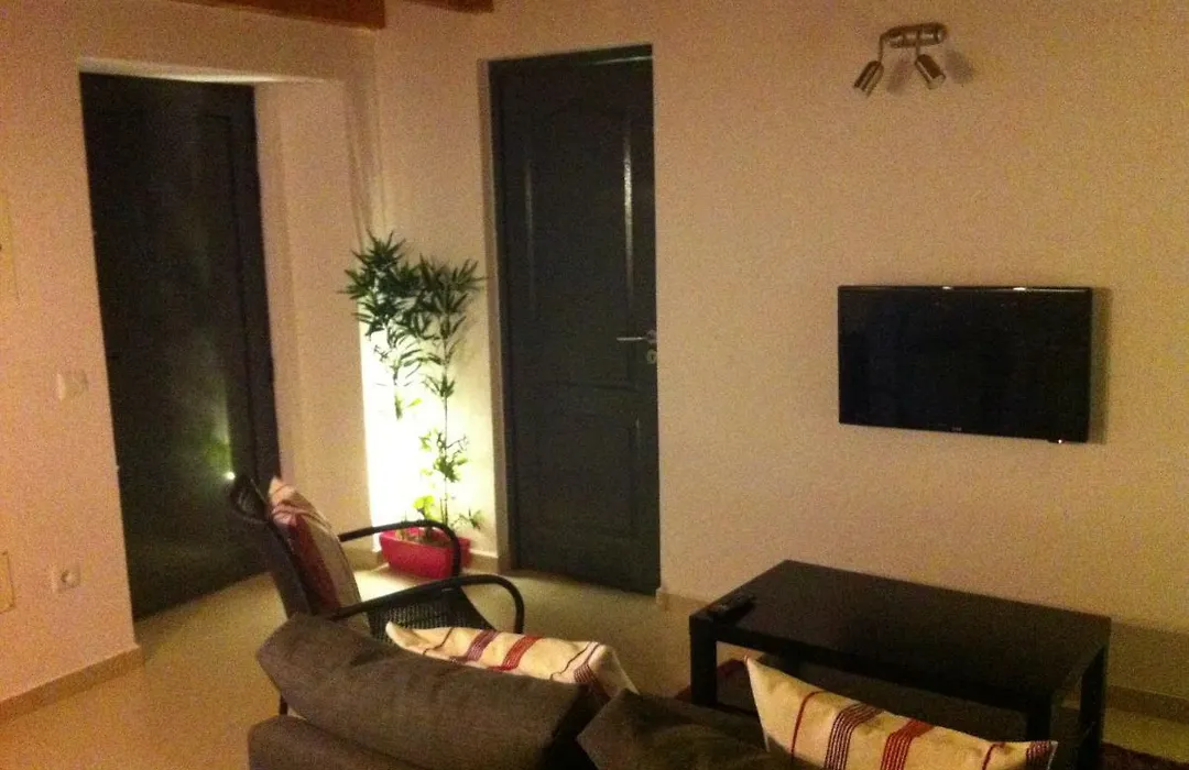 Lovely House-1