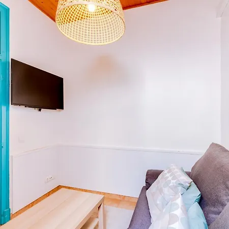 Trem - Located In Old City - Faro-3