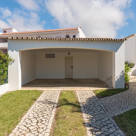 Oura Family House-3