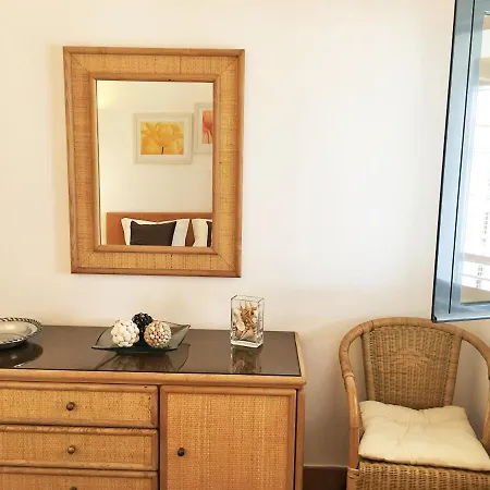 Apartamento T1 Em Lagos Com Piscina E Garagem-3