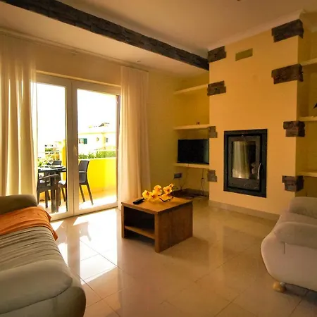 Villa Alice - Free Wifi & Air Co & Swimming Pool - By Bedzy-3