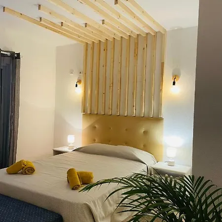 Travellers Guesthouse-2