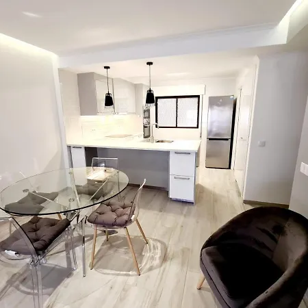 Central And New Fancy 2 Bedroom Apart.W/ 2 Wc-2