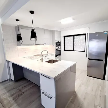 Central And New Fancy 2 Bedroom Apart.W/ 2 Wc-3