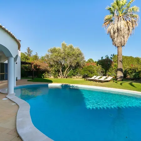 Luxury Private Family Villa With Pool Ac & Parking-2