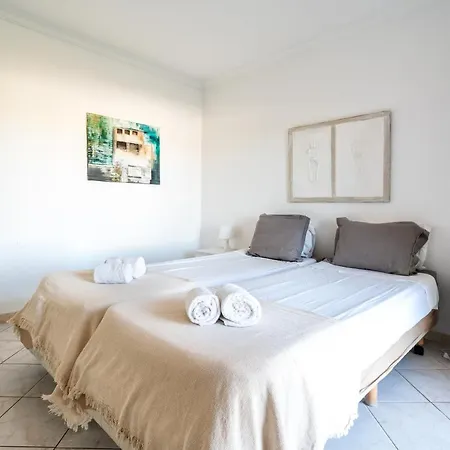 Albufeira Sunny Home For Families-3
