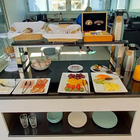Bowen, Luxury Suites-3
