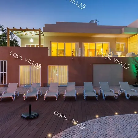 Villa Gardenia - Sea View, Wifi, Games Room-3