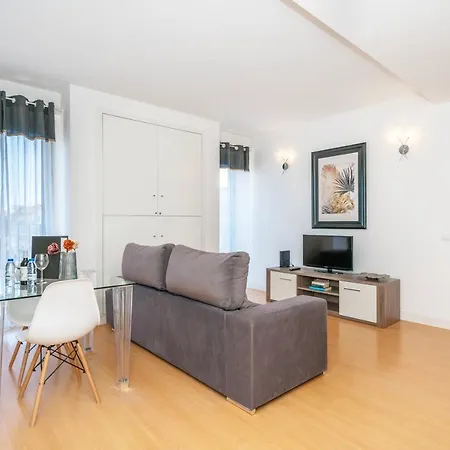 Modern Flat By Lagos Marina And Old Town Lagos-2