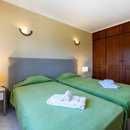 Apartamento Meia Praia-3