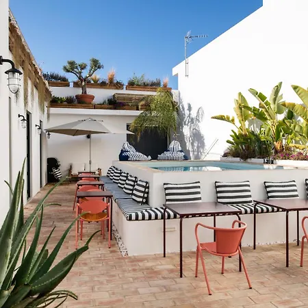 Casa Rosa Villa With Pool In Olhao Centre-3