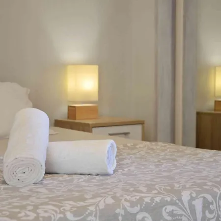 Ria Terrace Apartment III-2