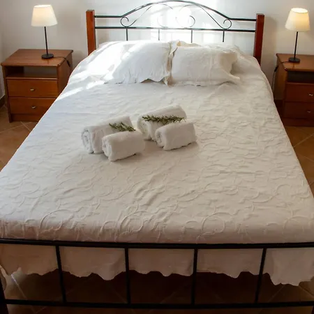 Casa Amarela By Urban Beach Rentals-2