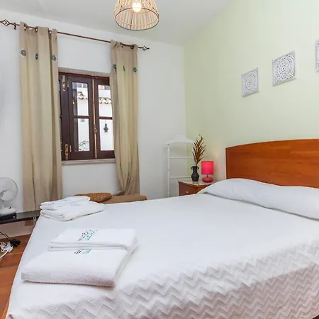 J - Casa Do Farol Guesthouse-2