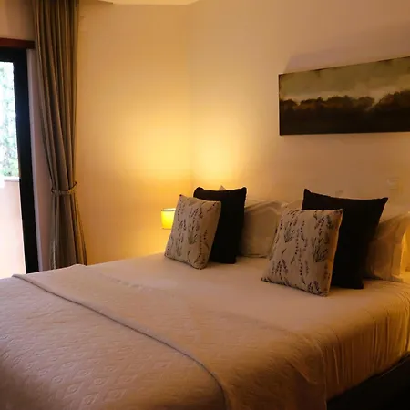 Luxury 3-Bedroom Apartment At High-End Praia Da Luz-2