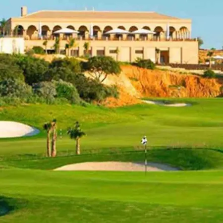Bright 2-Bed Apt Steps To Beach Algarve-3