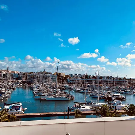 Lagos Marina View Studio Apartment On Main Avenue-2