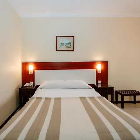 Hotel Avenida Praia-3