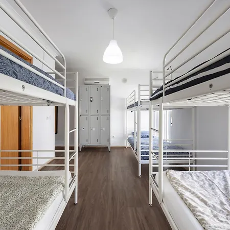 The 17 Party Hostel-2