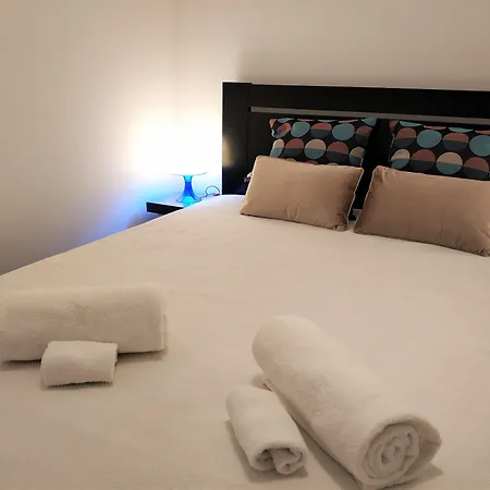 Sleep & Go Faro Airport Guest House-3