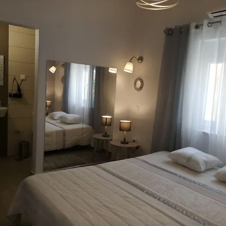 Sensations Guesthouse-3
