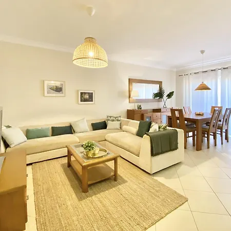 Amazing 2Bedroom Apartment In Victoria Boulevard-2