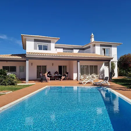Villa Montanha, 4 Bedroom Villa, With Swimming Pool, Loungers And Alfresco Dining, 10 Min Walk To The Beautiful Praia Da Luz Beach, Shops, Bars And Restaurants!-3