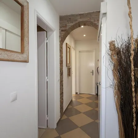 B17 - The Stunning Seaview Apartment-2