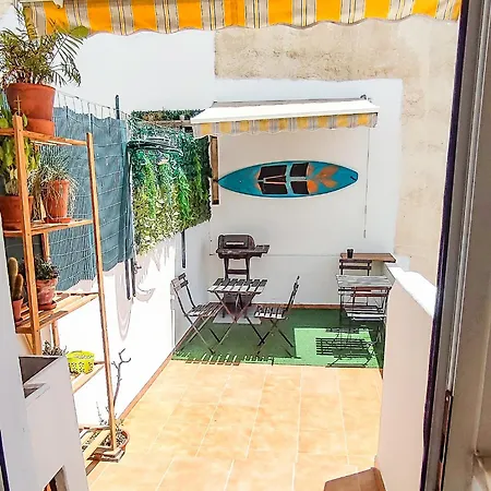 Surf Vibe Guest House-3