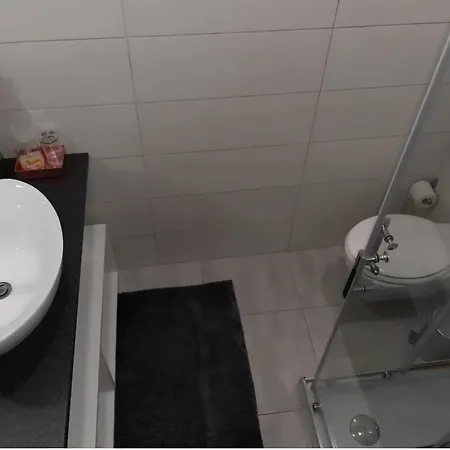 Ria Center Apartment - Left-3