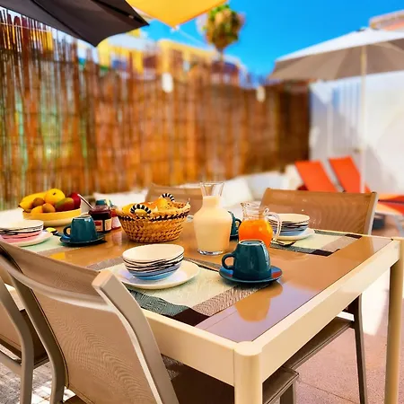 Central Olhao Home - Private Spacious Sunlit Patio-2