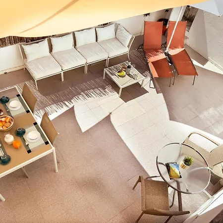 Central Olhao Home - Private Spacious Sunlit Patio-3