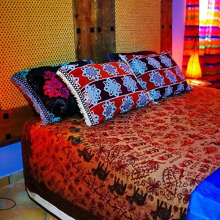 Inn Seventies Cheap And Chic-3