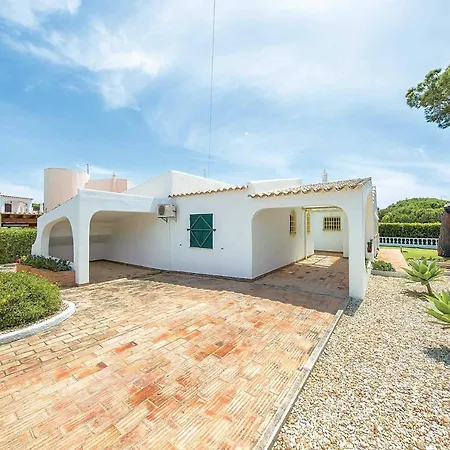 Located On A Quiet Cul-De-Sac, Just Within 1 Mile From The Centre Of Vilamoura-3