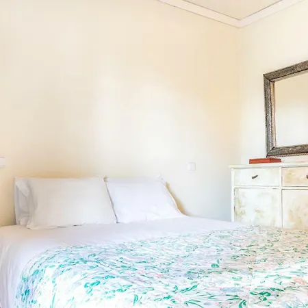 Spacious Villa In Jardim Do Golfe • Pool-2